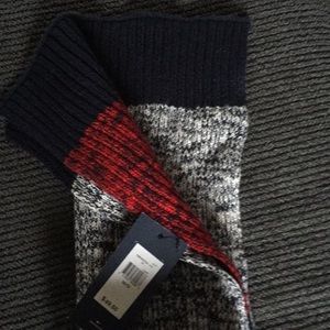 Tommy Hilfiger scarf